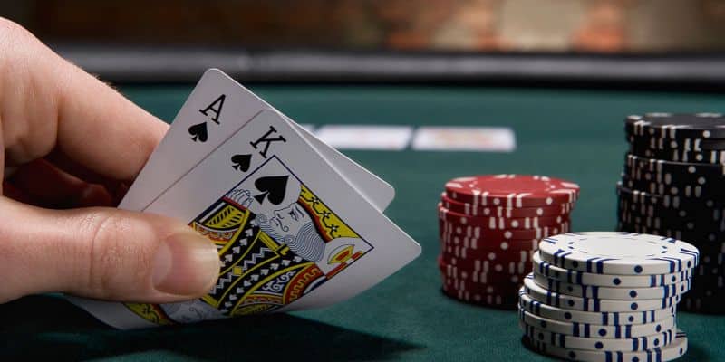 Chiến thuật poker online lâu dài đánh bại mọi đối thủ